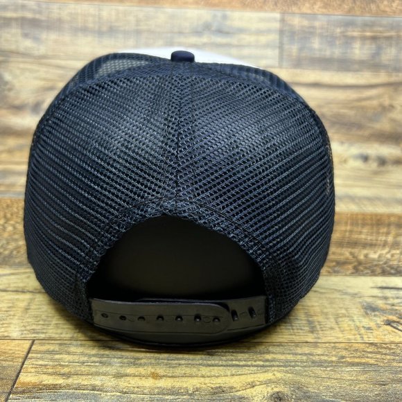 Red Hot Chili Peppers Mens Trucker Hat Navy Snapback RHCP Retro Logo Ball Cap - Picture 5 of 8